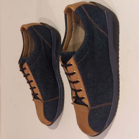 Stuart Weitzman Denim Leather Slip-on Oxford Sneaker Size 8.5 - Picture 4 of 10